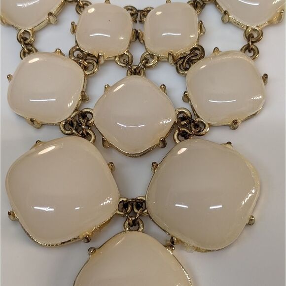 Gorgeous Vintage milky white glass stone statement necklace - Picture 4 of 14
